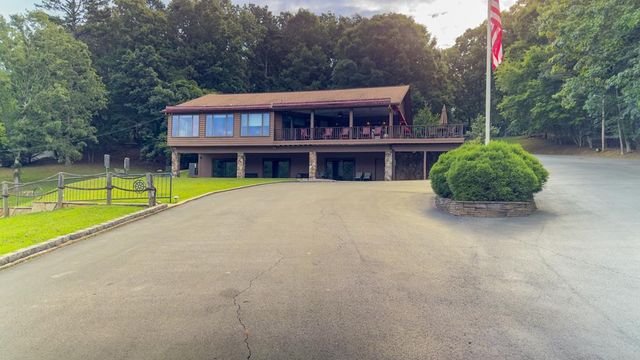 622 Lakeside Drive, Blairsville, GA 30512