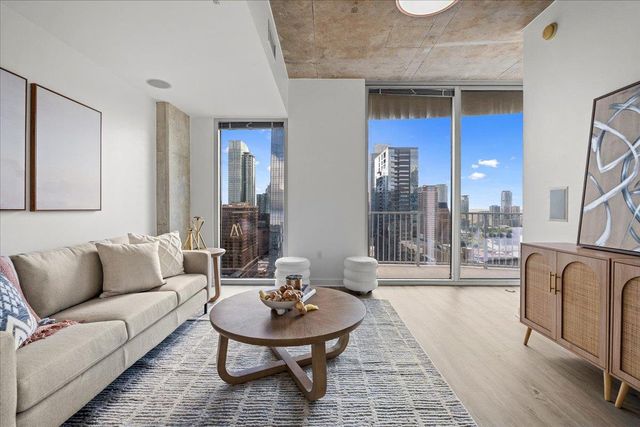 360 Nueces ST 2807, Austin, TX 78701