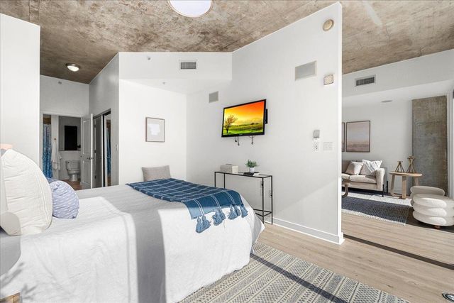 360 Nueces ST 2807, Austin, TX 78701