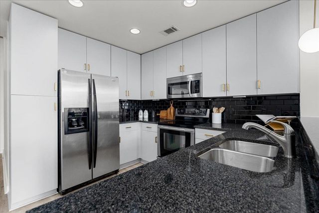 360 Nueces ST 2807, Austin, TX 78701