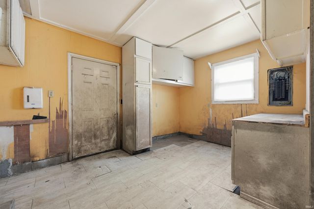 2219 N 300 E Road, Anderson, IN 46012