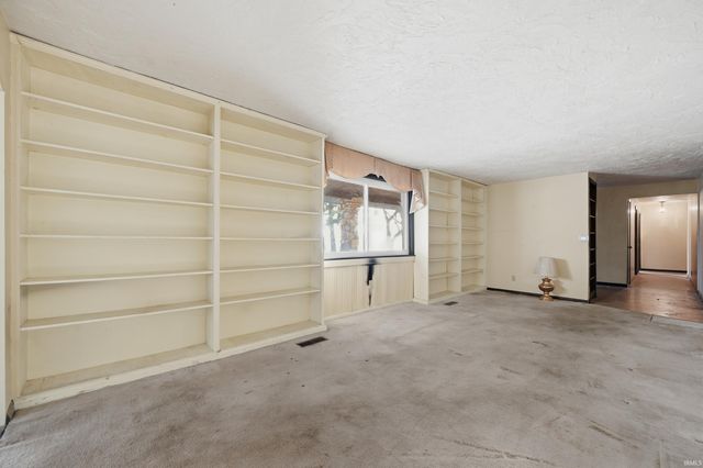 2219 N 300 E Road, Anderson, IN 46012