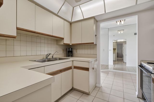 176 Helios Drive 401, Jupiter, FL 33477