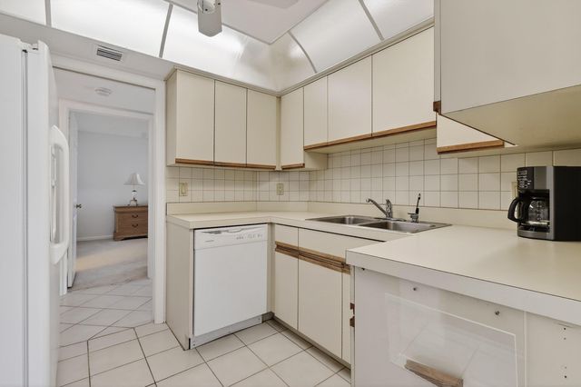 176 Helios Drive 401, Jupiter, FL 33477