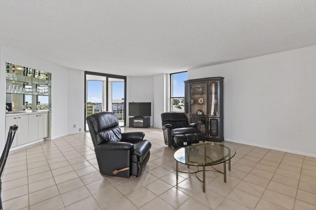 176 Helios Drive 401, Jupiter, FL 33477