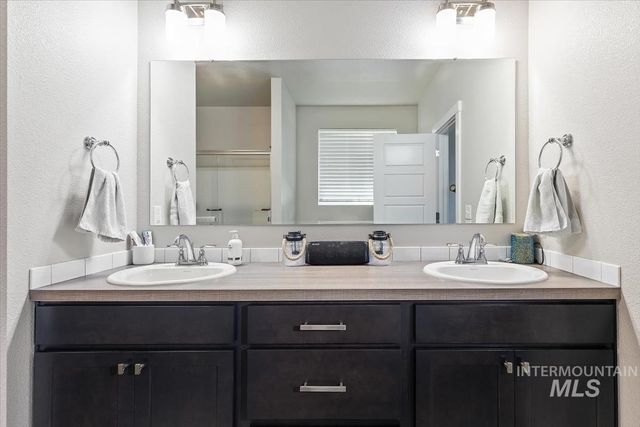 5333 N Adale Ave, Meridian, ID 83646