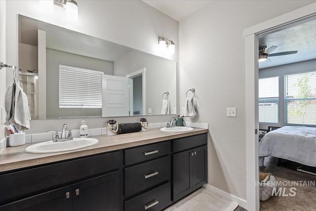 5333 N Adale Ave, Meridian, ID 83646