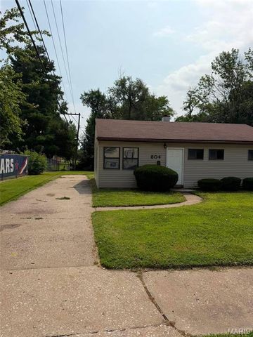 804 Royal Heights Road, Belleville, IL 62226