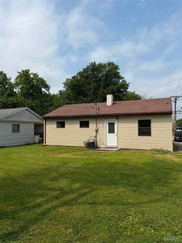 804 Royal Heights Road, Belleville, IL 62226