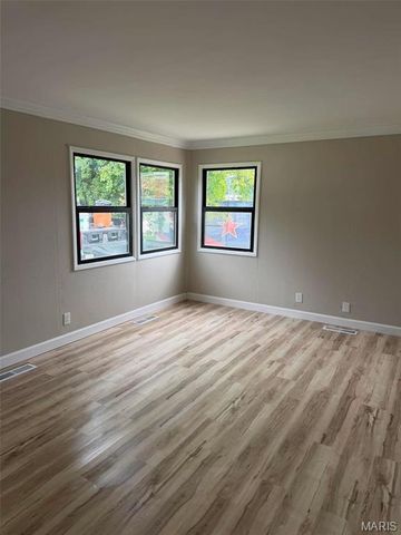 804 Royal Heights Road, Belleville, IL 62226