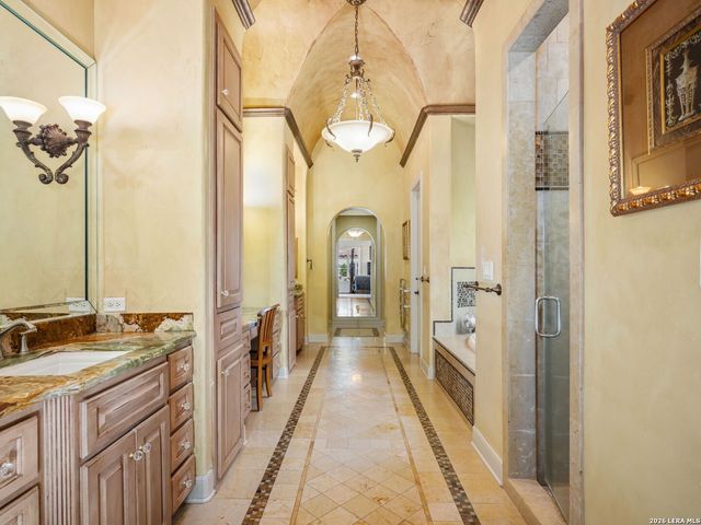 222 Farne Castle, Shavano Park, TX 78249