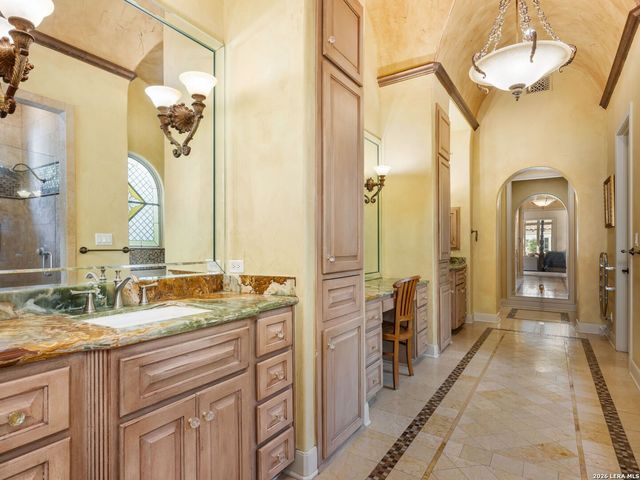 222 Farne Castle, Shavano Park, TX 78249