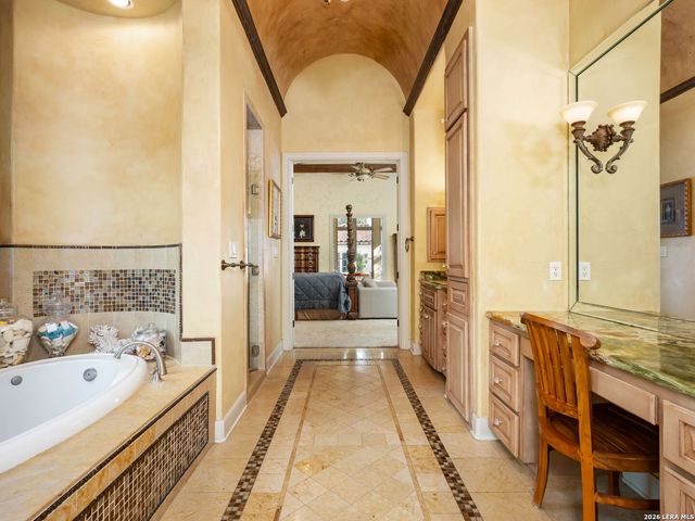 222 Farne Castle, Shavano Park, TX 78249