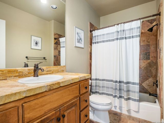 222 Farne Castle, Shavano Park, TX 78249