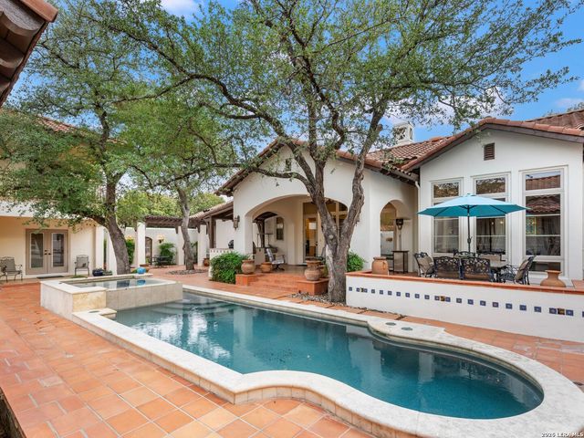 222 Farne Castle, Shavano Park, TX 78249