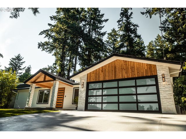 6375 Sw DAWN St, Lake Oswego, OR 97035