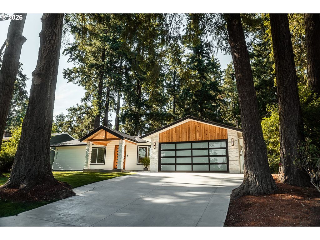 6375 Sw DAWN St, Lake Oswego, OR 97035