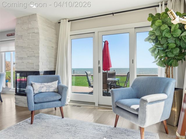 102 Lac Sainte Claire Drive, St. Clair Shores, MI 48082