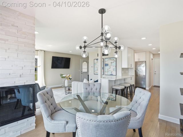 102 Lac Sainte Claire Drive, St. Clair Shores, MI 48082