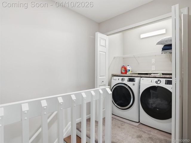 102 Lac Sainte Claire Drive, St. Clair Shores, MI 48082
