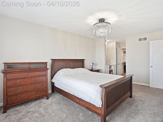 102 Lac Sainte Claire Drive, St. Clair Shores, MI 48082