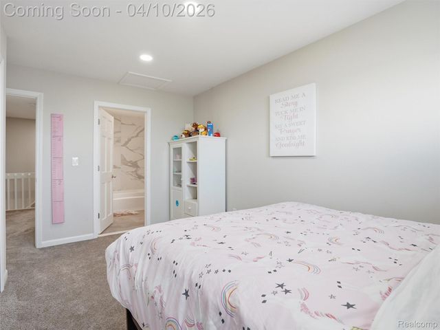 102 Lac Sainte Claire Drive, St. Clair Shores, MI 48082