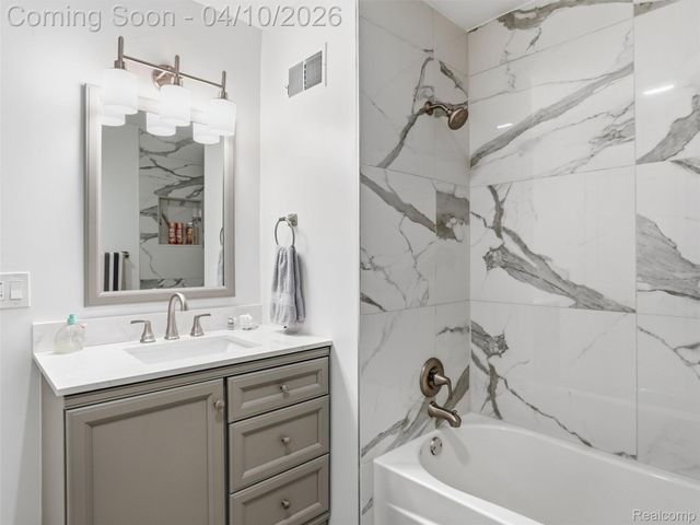102 Lac Sainte Claire Drive, St. Clair Shores, MI 48082