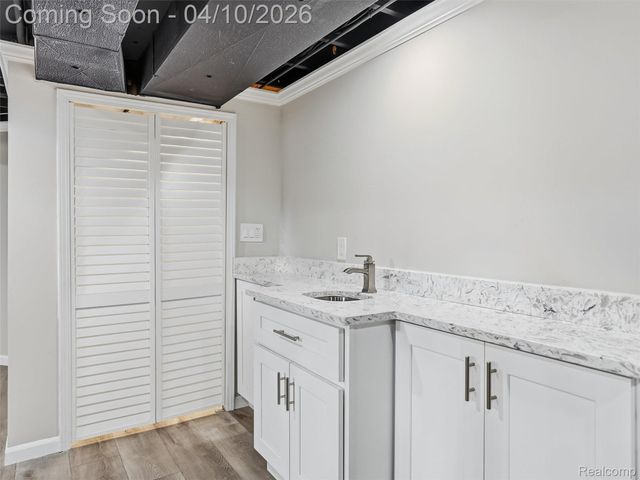 102 Lac Sainte Claire Drive, St. Clair Shores, MI 48082