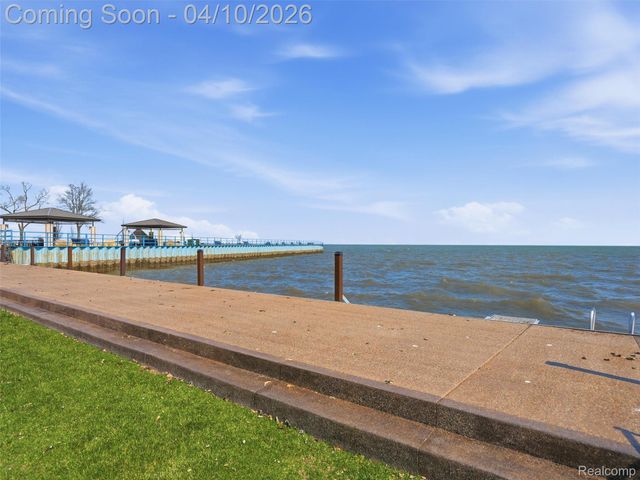 102 Lac Sainte Claire Drive, St. Clair Shores, MI 48082