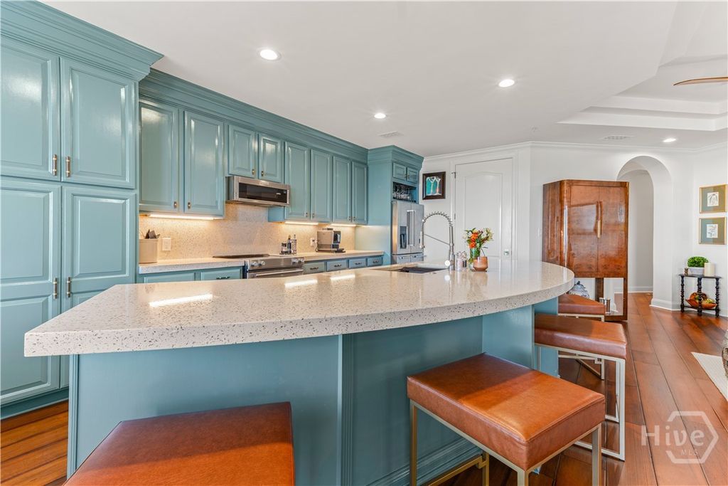 Image 12 of property listing at 8001 Us Highway 80 E 403, Savannah, GA 31410