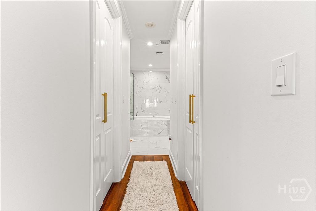 Image 24 of property listing at 8001 Us Highway 80 E 403, Savannah, GA 31410