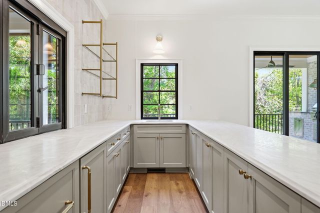 906 N Blount Street, Raleigh, NC 27604