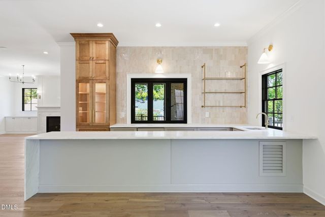 906 N Blount Street, Raleigh, NC 27604