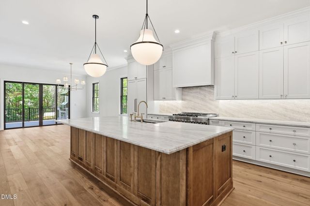 906 N Blount Street, Raleigh, NC 27604