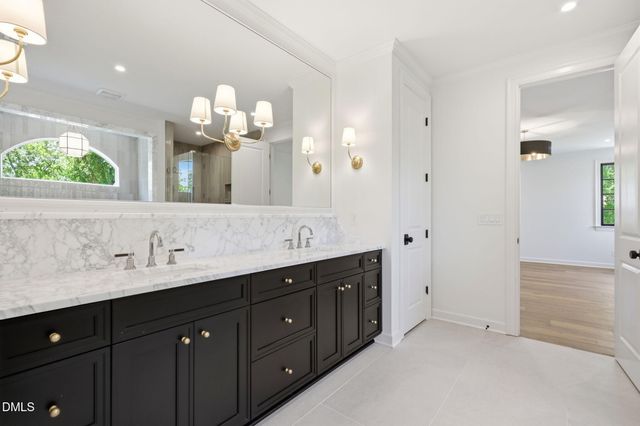 906 N Blount Street, Raleigh, NC 27604