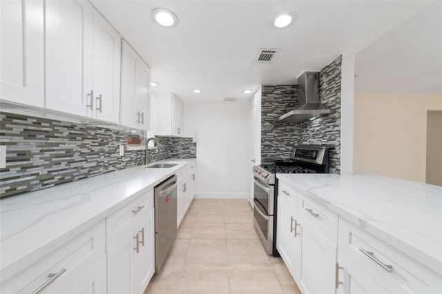 12607 Dermott Drive, Houston, TX 77065