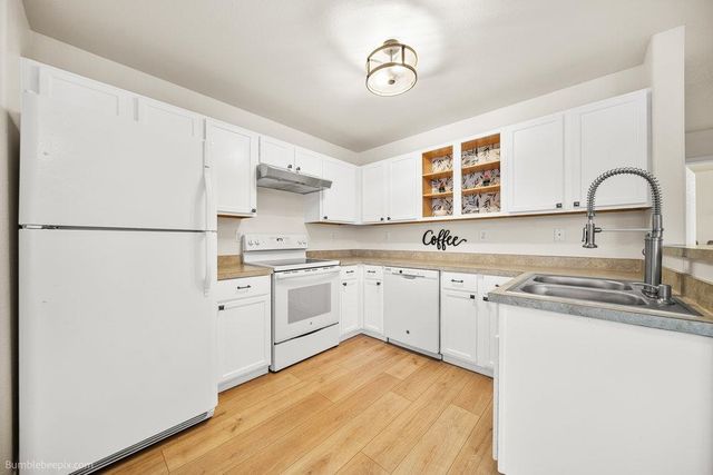 11212 E 4th Unit D Ave, Spokane Valley, WA 99206
