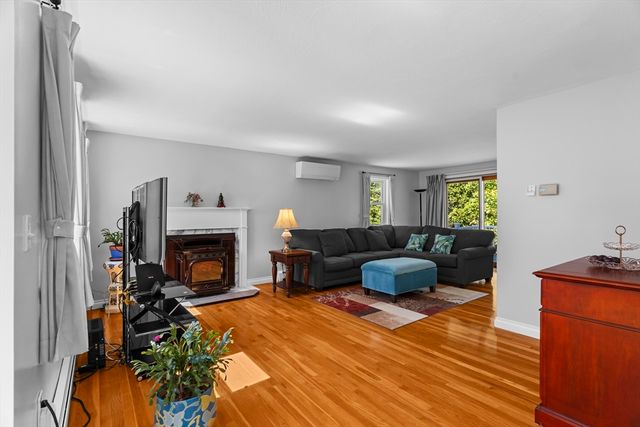 49 Martingale Lane, Plymouth, MA 02360