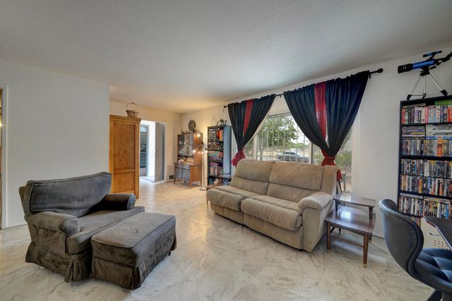 2323 Metzgar Road SW, Albuquerque, NM 87105