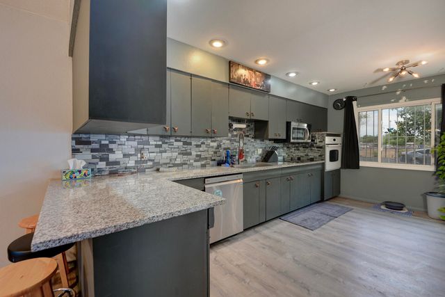 2323 Metzgar Road SW, Albuquerque, NM 87105
