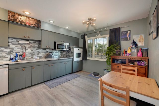 2323 Metzgar Road SW, Albuquerque, NM 87105
