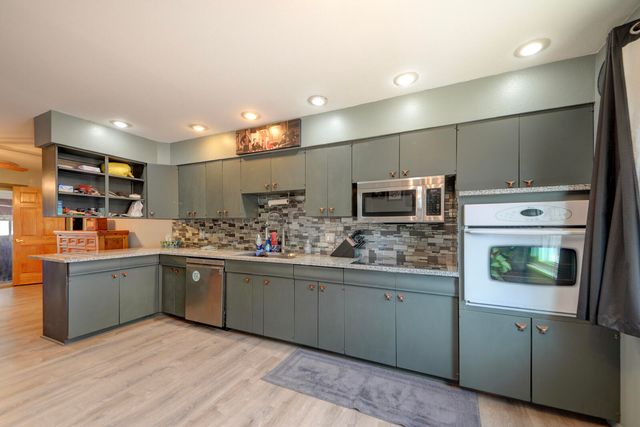 2323 Metzgar Road SW, Albuquerque, NM 87105
