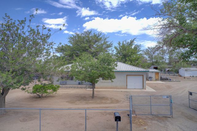 2323 Metzgar Road SW, Albuquerque, NM 87105