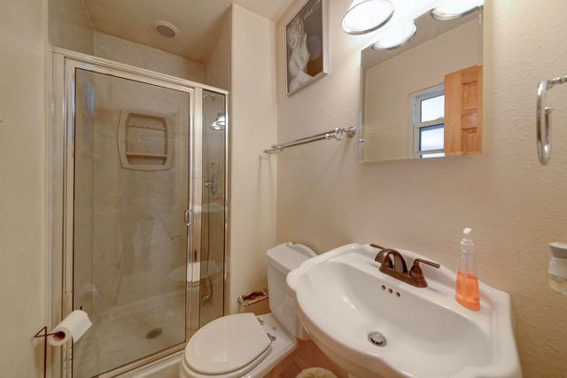 2323 Metzgar Road SW, Albuquerque, NM 87105