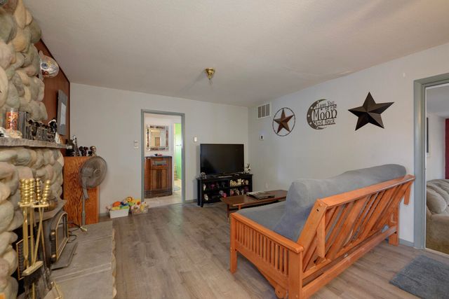 2323 Metzgar Road SW, Albuquerque, NM 87105