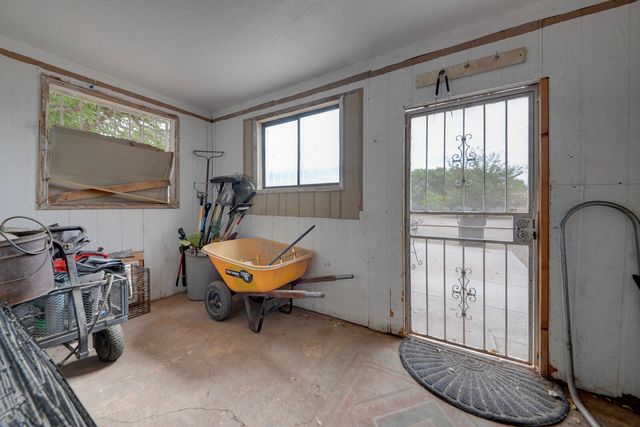 2323 Metzgar Road SW, Albuquerque, NM 87105