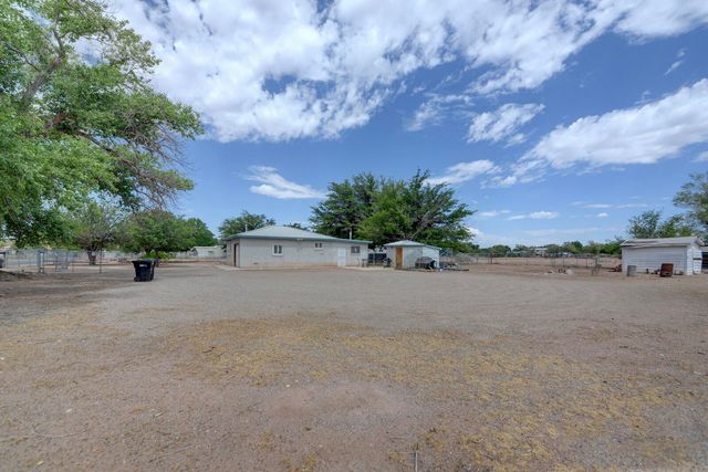 2323 Metzgar Road SW, Albuquerque, NM 87105