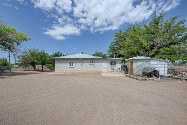 2323 Metzgar Road SW, Albuquerque, NM 87105
