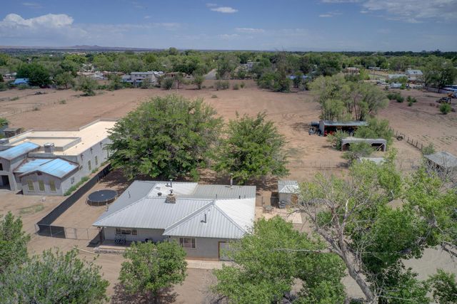 2323 Metzgar Road SW, Albuquerque, NM 87105