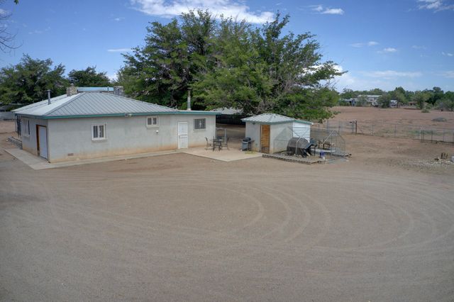 2323 Metzgar Road SW, Albuquerque, NM 87105
